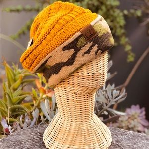 C.C Knit Beanie w/Camo cuff